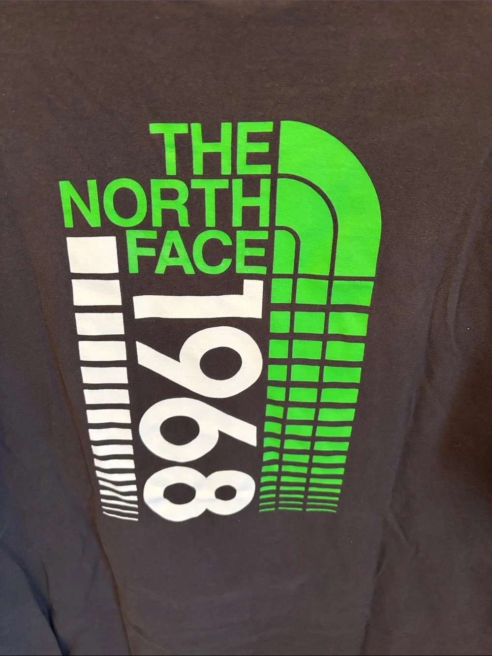 The north face tee! Men’s XL